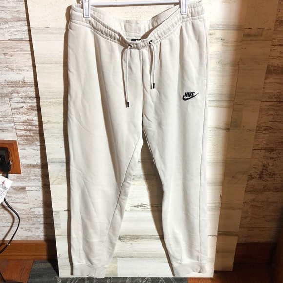 Nike size medium off white Nike Sportswear Essential Fleece Light Bone Jogger​​ - Picture 2 of 11